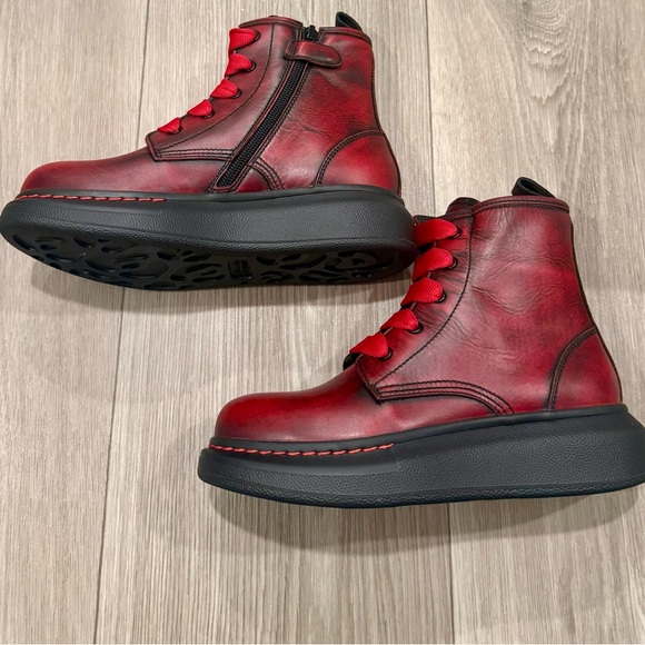 Alexander McQueen Boy’s Leather Lace-Up Boots In Welsh Red. EU 33/US 2. NWT. - Picture 5 of 7